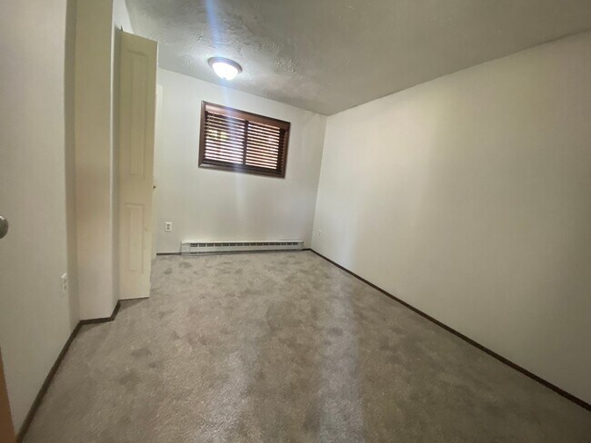 Building Photo - 2531-2533 E 27th Ave