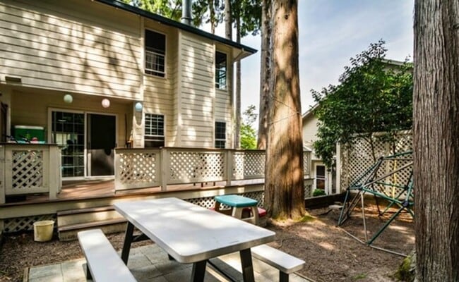 Building Photo - Exquisite Home with 3 Bed and 2.5 Bath in ...