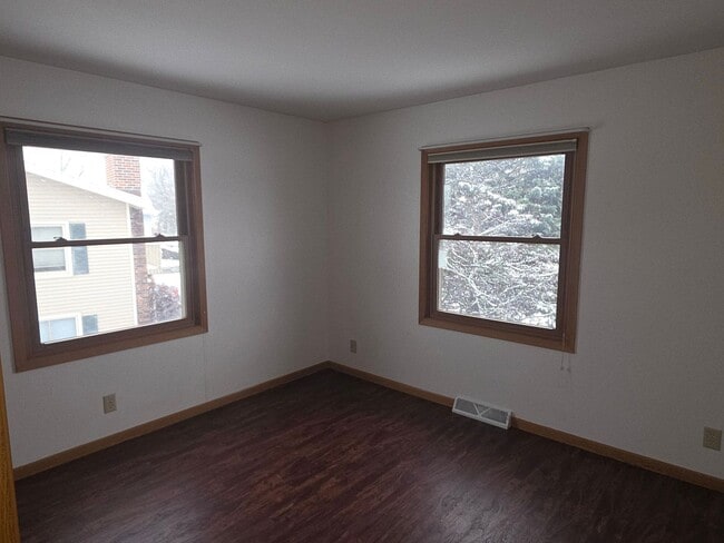 Building Photo - 2 bedroom 2 bathroom Franklin townhome