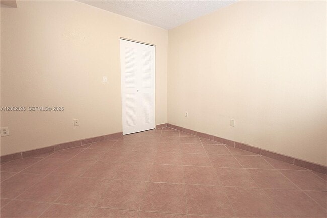 Building Photo - 2890 N Oakland Forest Dr