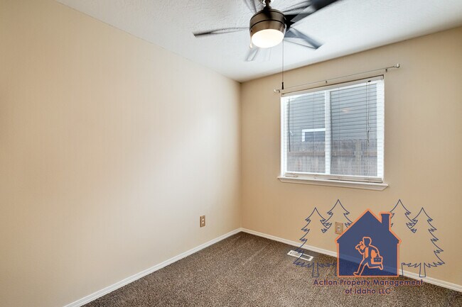 Building Photo - 1393 Caterpillar Ave N