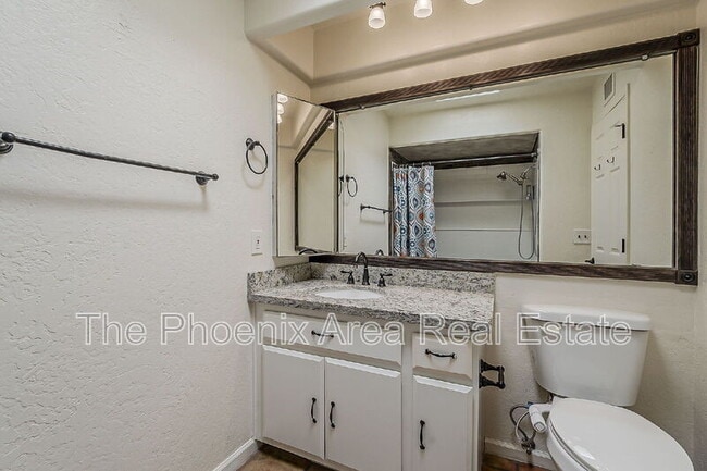 Building Photo - 8638 S 51st St