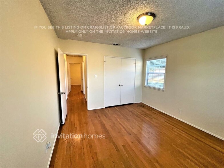 Building Photo - 12801 Zeus Ave