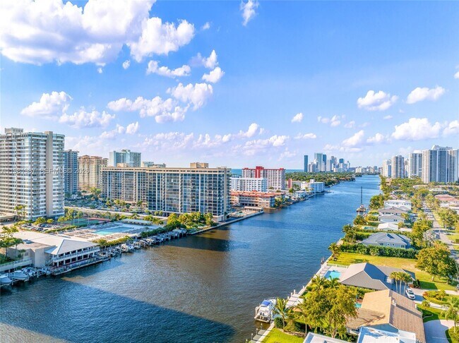 Building Photo - 2017 S Ocean Dr