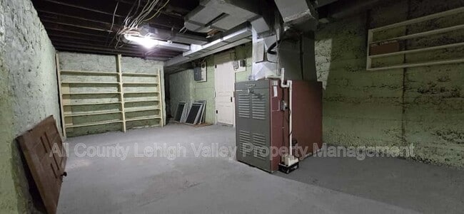 Building Photo - 45 Evergreen St