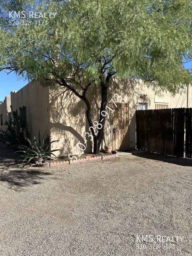 Building Photo - 2 Bed / 2 Bath Home - OWNER/AGENT