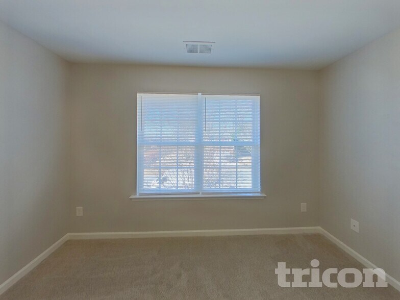 Building Photo - 111 Rougemont Ln