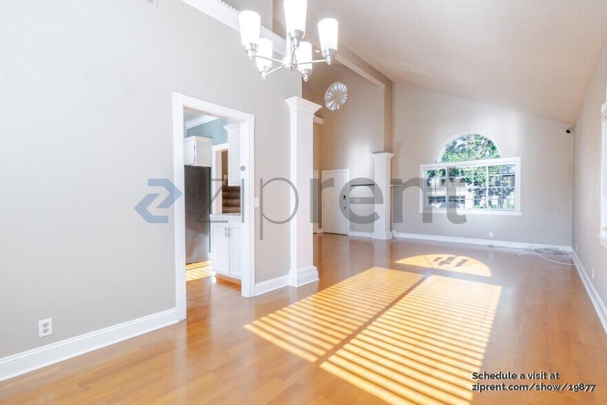 Building Photo - 401 Donaldson Ct