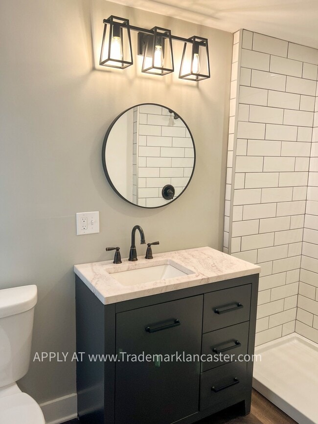 Building Photo - 432 W Lemon St