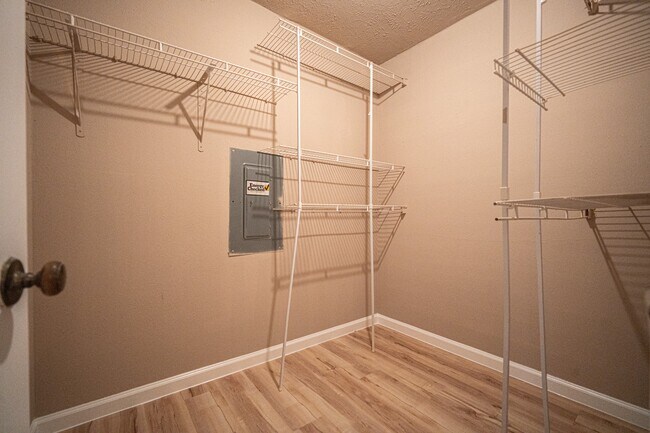 Building Photo - 2026 Quail Valley E Dr