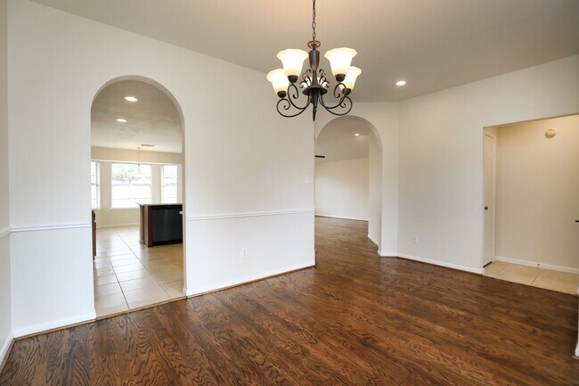 Building Photo - 14215 Cypress Valley Dr