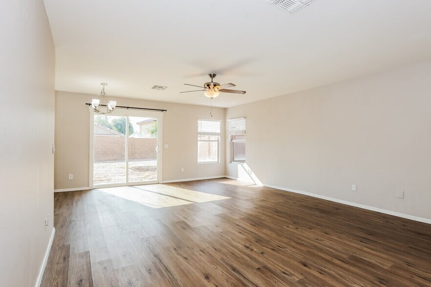 Building Photo - 12005 W Corrine Dr