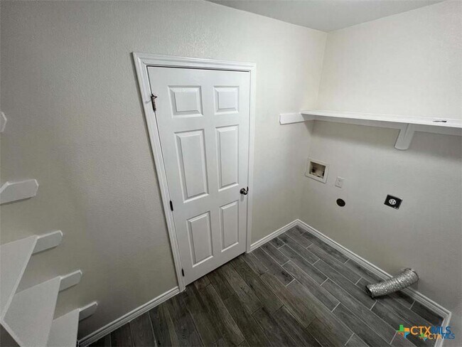 Building Photo - 2604 Saulsbury Dr
