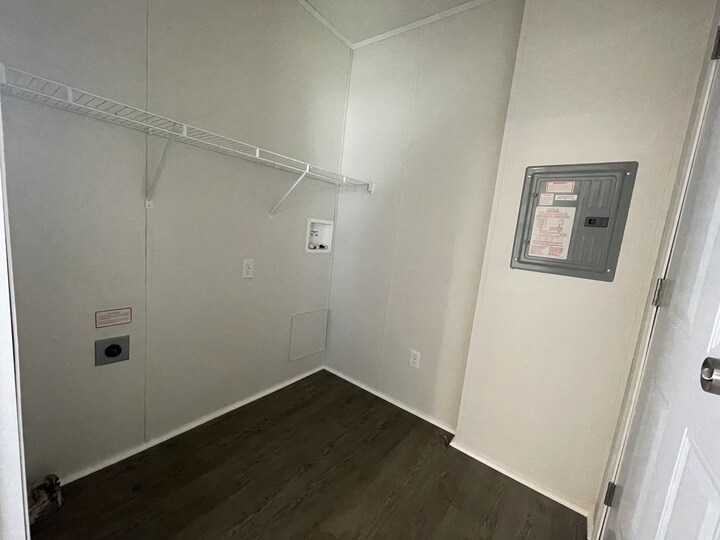 Building Photo - 15386 Danseur Dr