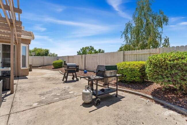 Building Photo - 1121 Galston Dr