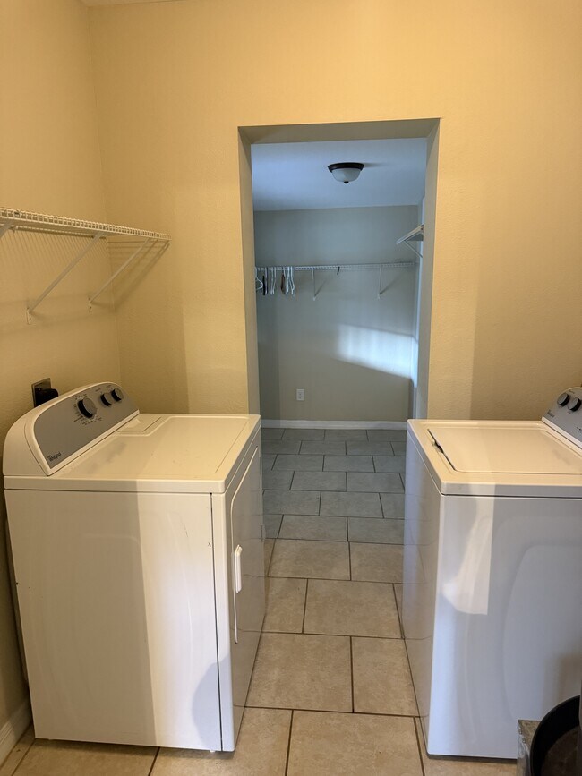 Building Photo - 509 Brightwood Ave