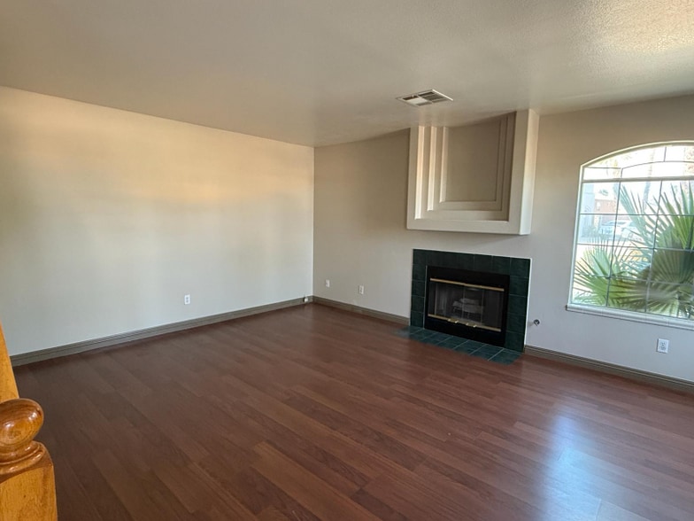 Building Photo - 812 Angel Star Ln