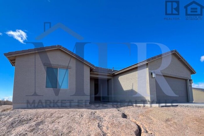 Building Photo - 3Bed/2Bath House in Tonopah! $399 MOVE-IN ...