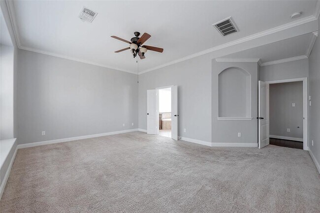 Building Photo - 46 Sandwell Place