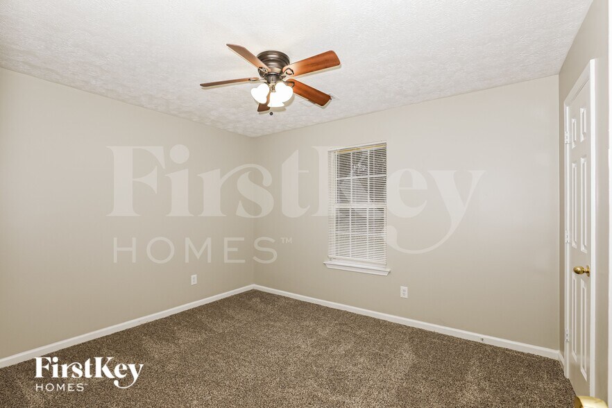 Building Photo - 161 Caldwell Dr