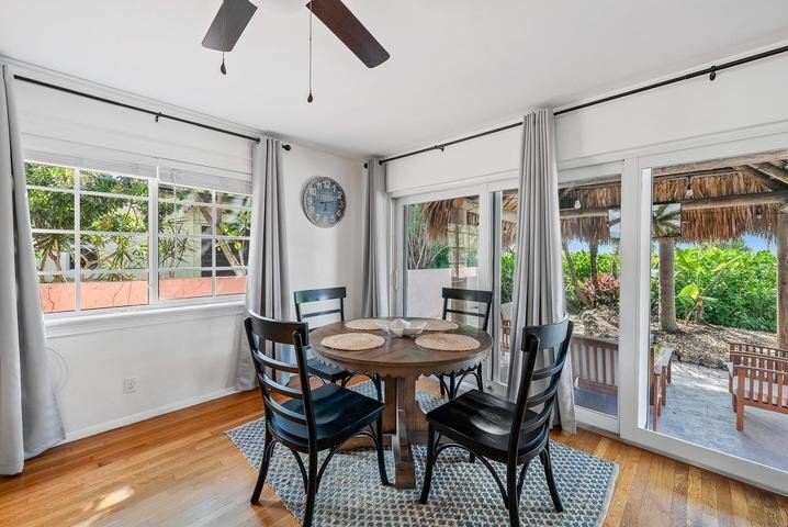 Building Photo - 381 Zenith Ln