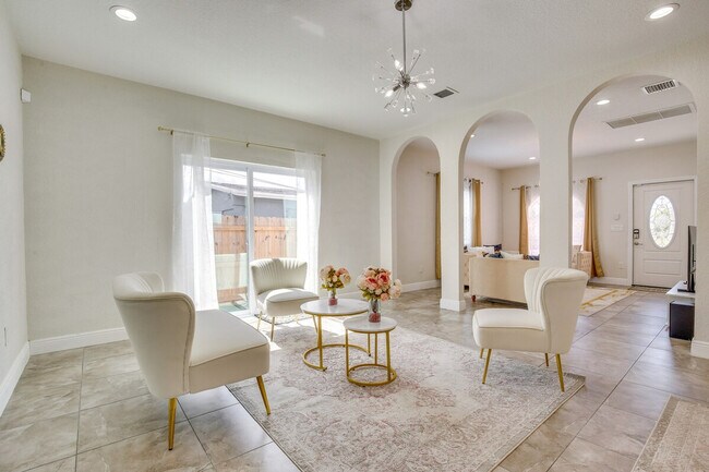 Building Photo - 2601 NW 15th Ct