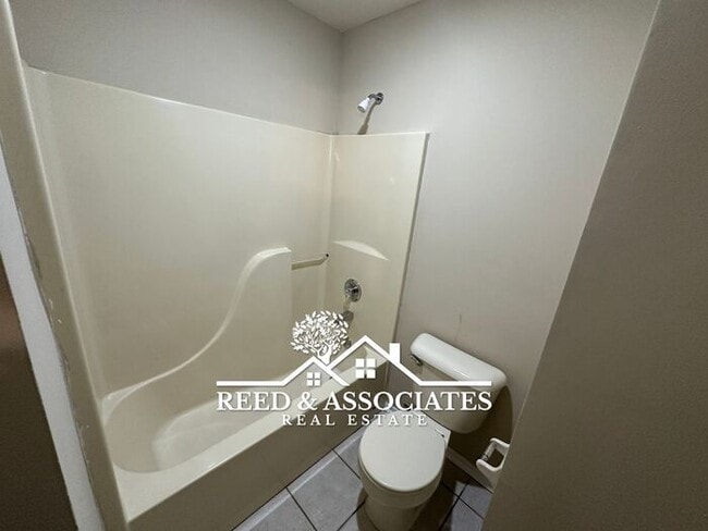 Building Photo - 3 Bedroom w/ fenced yard in Raleigh