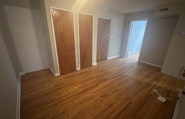 Building Photo - 596 Lowell Ave