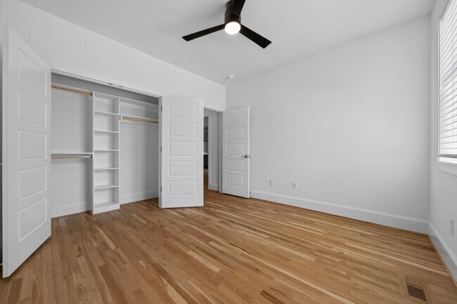 Building Photo - 1739 Crest Rd