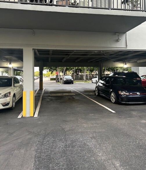 COVERED parking - 900 SW 84th Ave