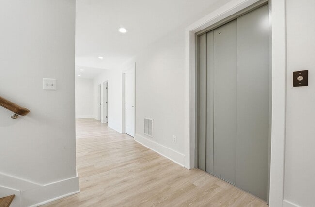 Building Photo - 1618 N Danville St