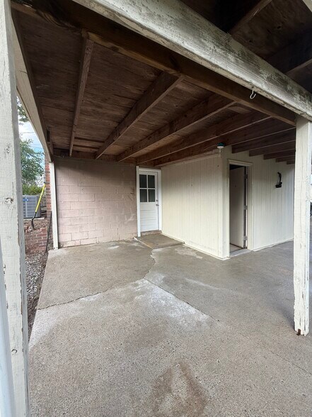 Building Photo - 214 Rosehill Dr