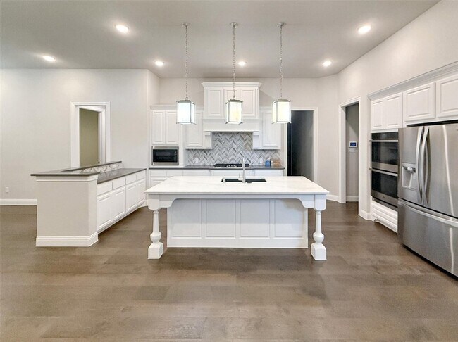 Building Photo - 6905 Broomsedge Dr