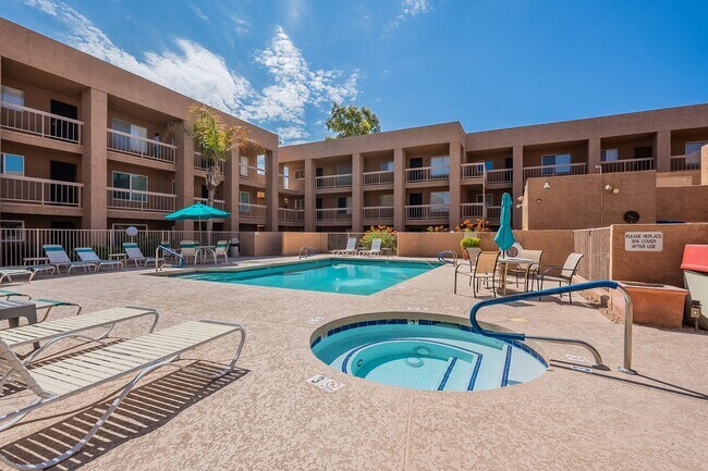 Building Photo - Two Bedrooms in Old Town Scottsdale - Avai...