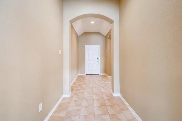 Building Photo - 1400 Chestnut Dr