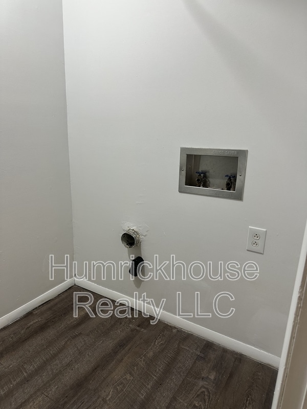 Building Photo - 3164 Central Ave