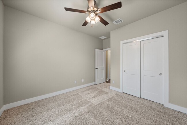Building Photo - Modern Comfort Meets Style in Hartrick Ranch