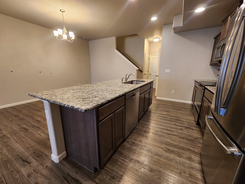 Building Photo - 2118 Birmingham Loop