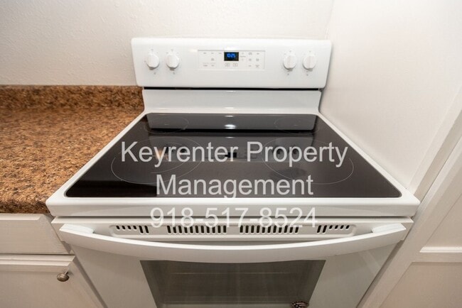 Building Photo - 3 BED/ 1 BATH IN UP AND COMING NEIGHBORHOOD