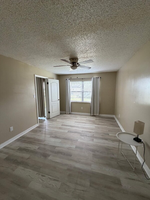 Building Photo - 3260 Candle Ridge Dr