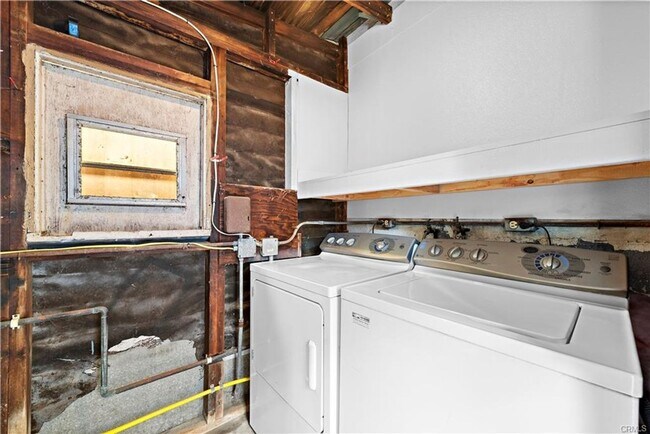 Building Photo - Balboa Peninsula Pool Home