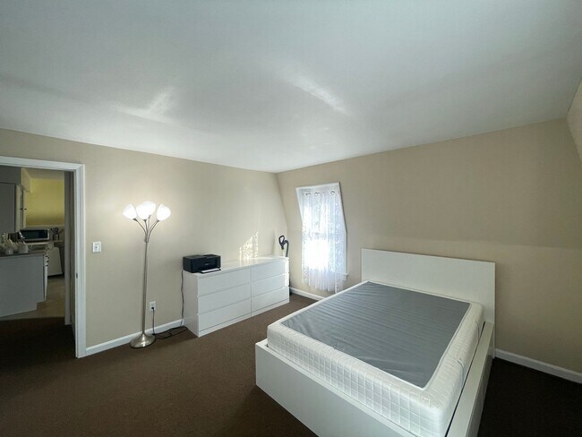 Building Photo - 60 Broadway