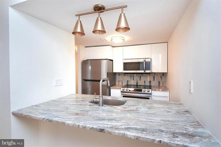 Building Photo - 146 Oberlin Ter