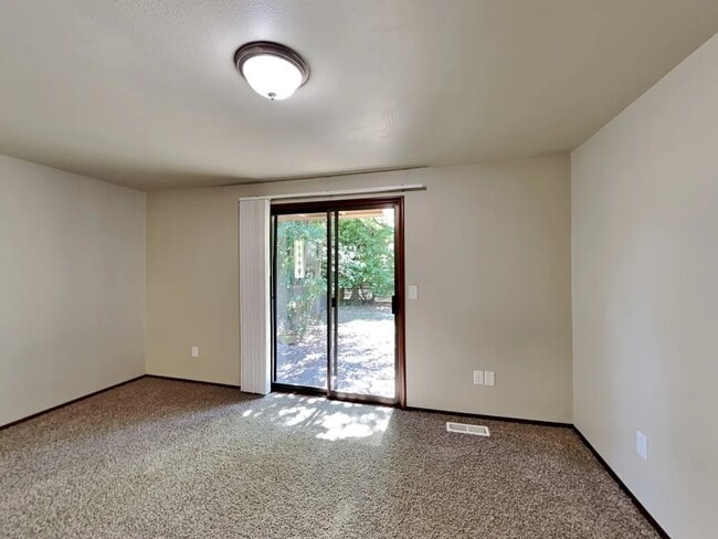 Building Photo - 1307 SW 355th Pl