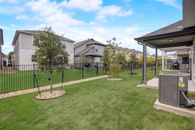 Building Photo - 10100 Dawn Pearl Dr