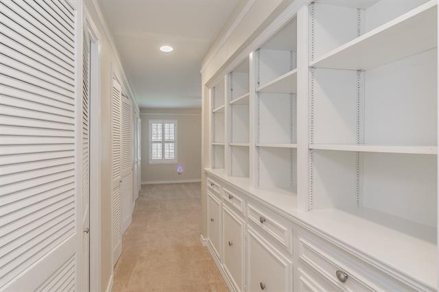Building Photo - 3215 Spanish Oak Dr