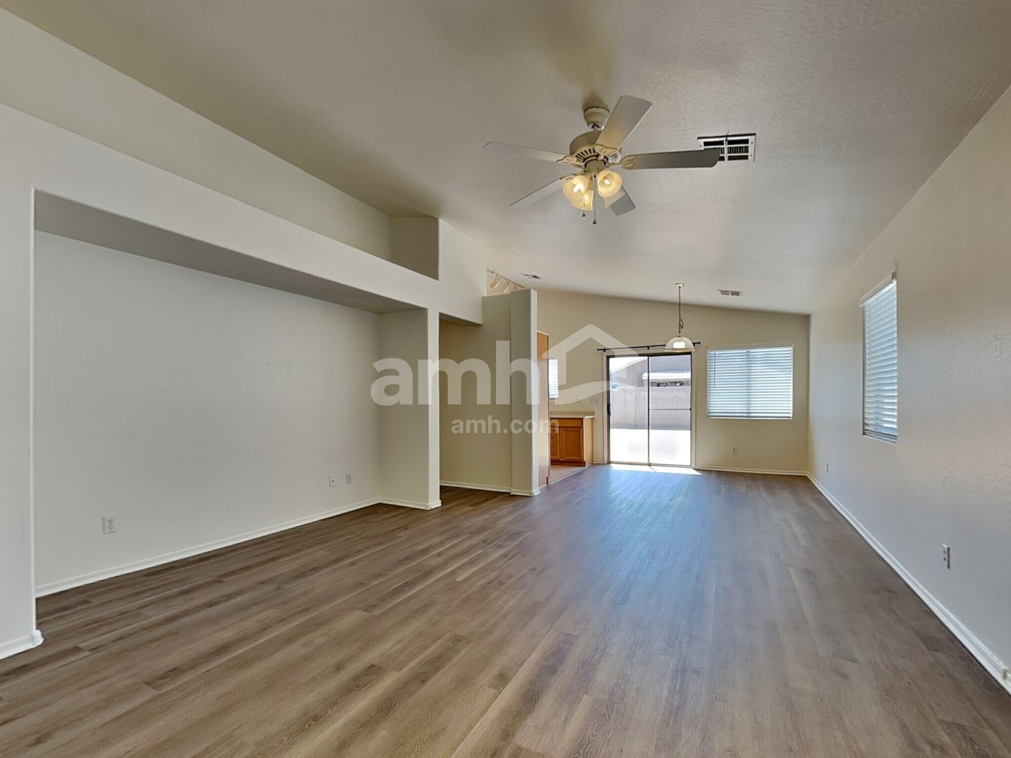 Building Photo - 8417 W Hilton Ave