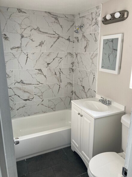 Building Photo - 44 Irving St