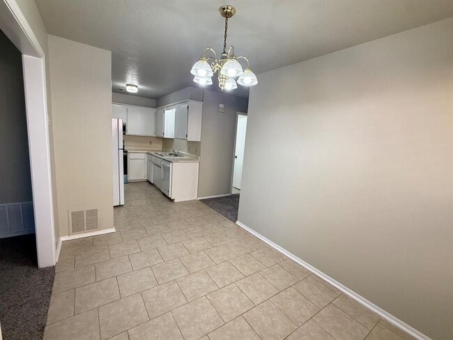 Building Photo - 242 Barrett Pl