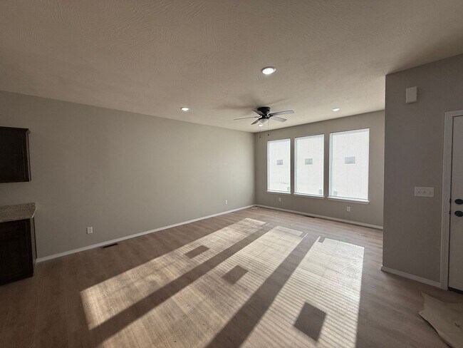 Building Photo - 3462 N Ohara Ave
